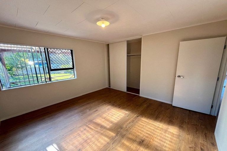 Photo of property in 1 John Webster Place, Glen Eden, Auckland, 0602