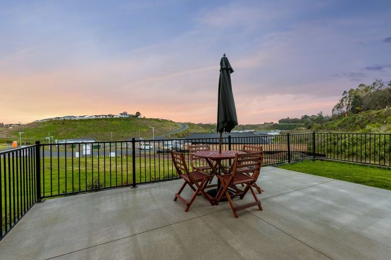 Photo of property in 4 Kihona Rise, Pyes Pa, Tauranga, 3112