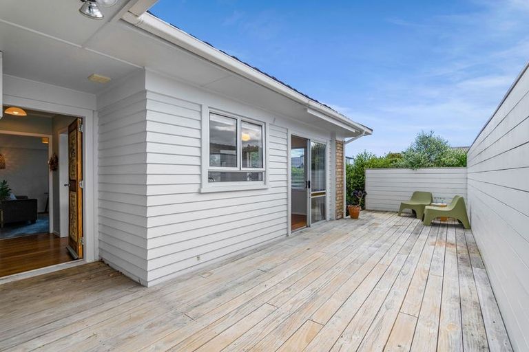 Photo of property in 3 Del Mar Place, Merrilands, New Plymouth, 4312