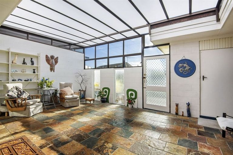 Photo of property in 2/178 Stapleford Crescent, Browns Bay, Auckland, 0630