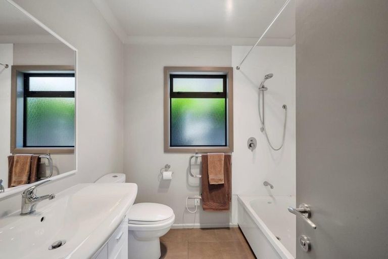 Photo of property in 1/1 The Moorings, Two Mile Bay, Taupo, 3330