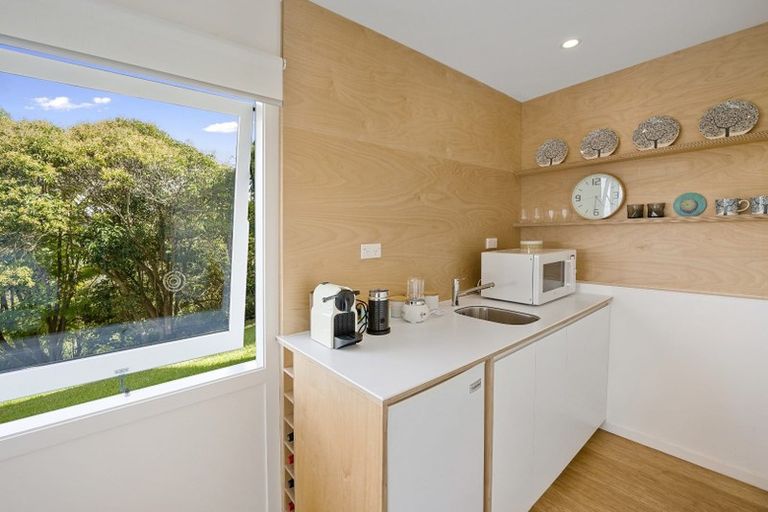 Photo of property in 30a Tizard Road, Birkenhead, Auckland, 0626