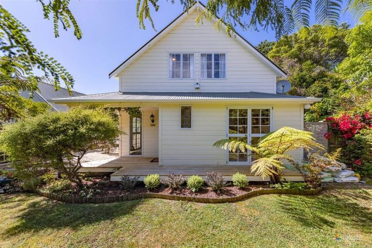 Photo of property in 153b Tirohanga Road, Tirohanga, Lower Hutt, 5010