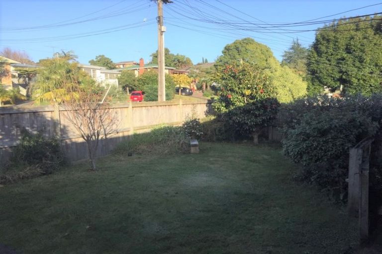 Photo of property in 2/42 Sheridan Drive, New Lynn, Auckland, 0600