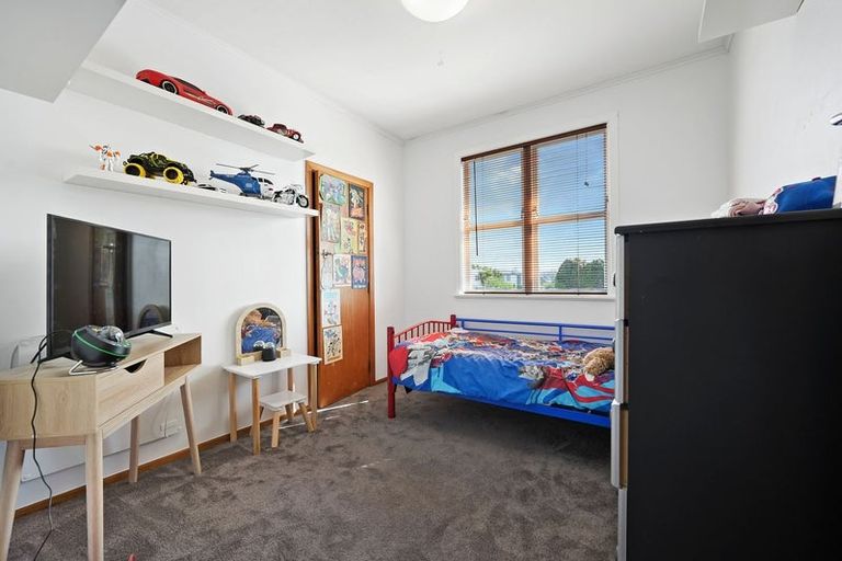 Photo of property in 23 Linwood Avenue, Forrest Hill, Auckland, 0620