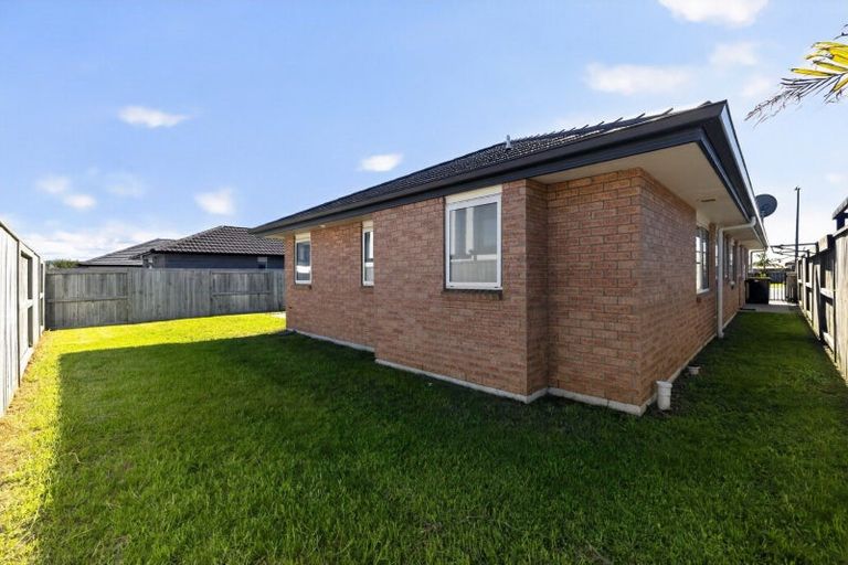 Photo of property in 28 Sabre Street, Papamoa Beach, Papamoa, 3118