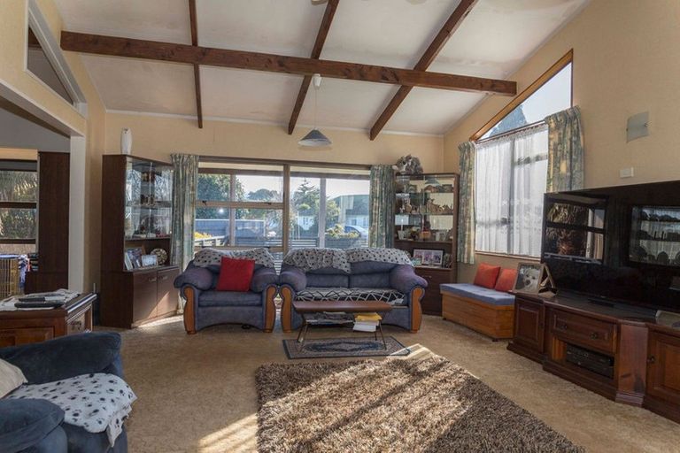 Photo of property in 17 Victor Street, Dannevirke, 4930