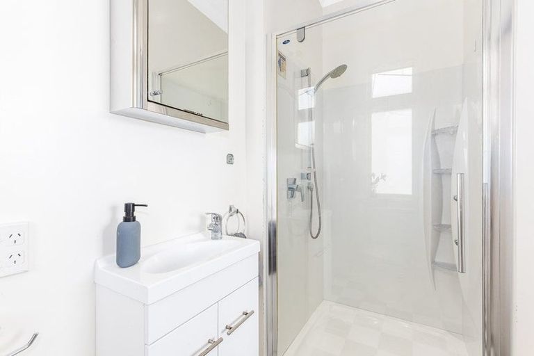 Photo of property in 94 Eden Street, Island Bay, Wellington, 6023