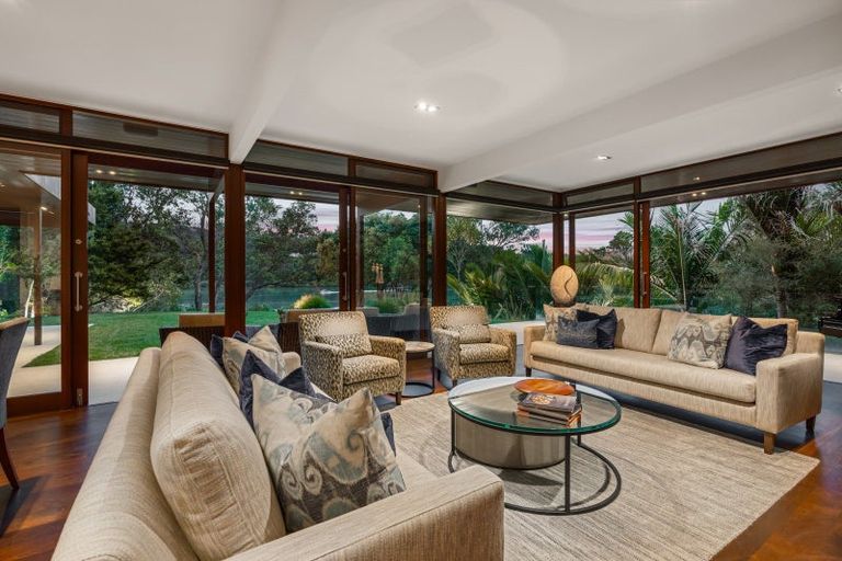 Photo of property in 20 Oscar Road, Greenhithe, Auckland, 0632