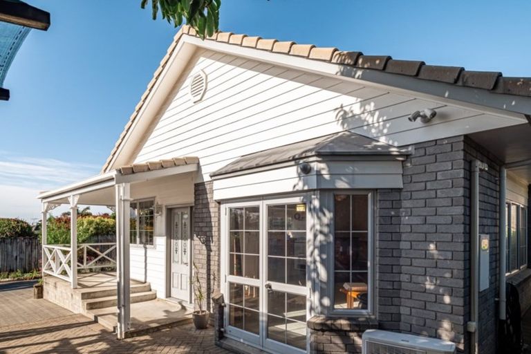 Photo of property in 384b Devonport Road, Tauranga South, Tauranga, 3112