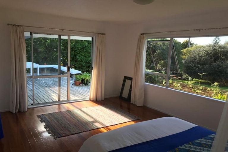 Photo of property in 47 Wairau Road, Oakura, 4314