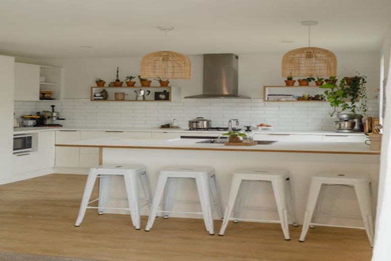 Photo of property in 17 Tuke Lane, Wanaka, 9305