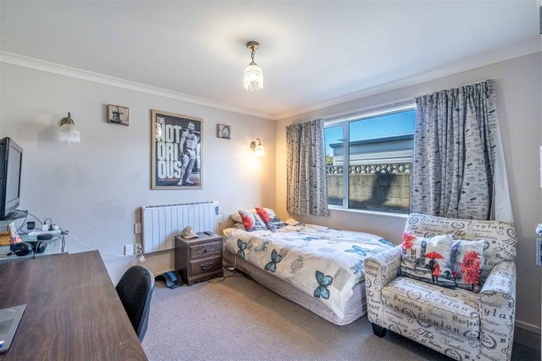 Photo of property in 17 Hardy Street, Strathern, Invercargill, 9812