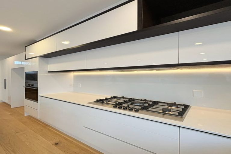 Photo of property in 7 Zara Court, Windsor Park, Auckland, 0632