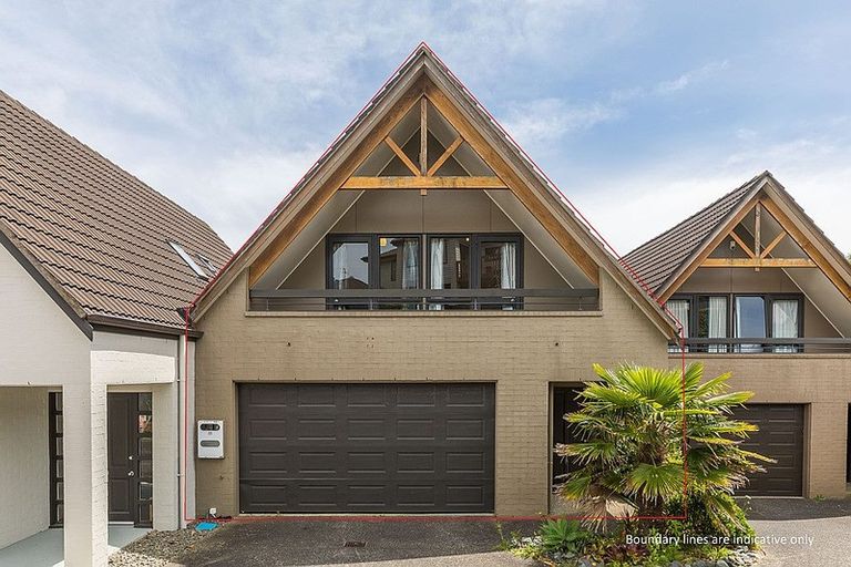 Photo of property in 54 Earnslaw Crescent, Clover Park, Auckland, 2019