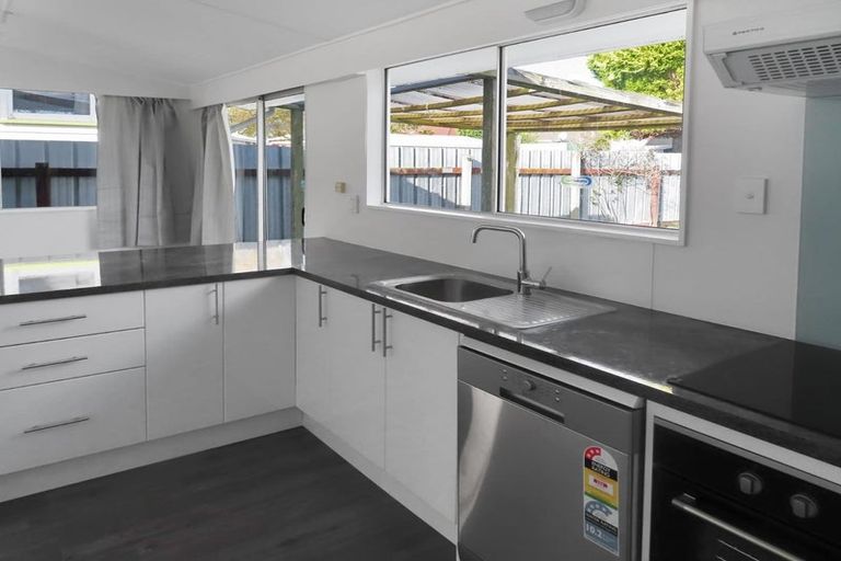 Photo of property in 5 Bonnie Glen Crescent, Ebdentown, Upper Hutt, 5018