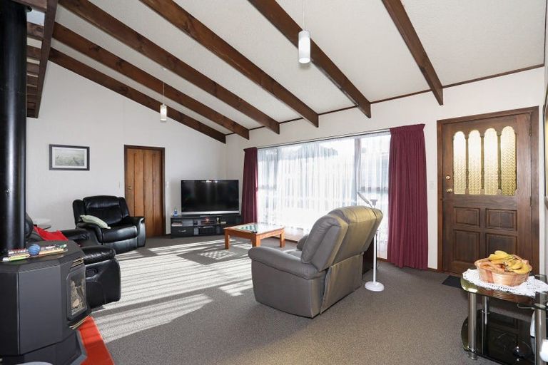 Photo of property in 12b Oxford Street, Marton, 4710