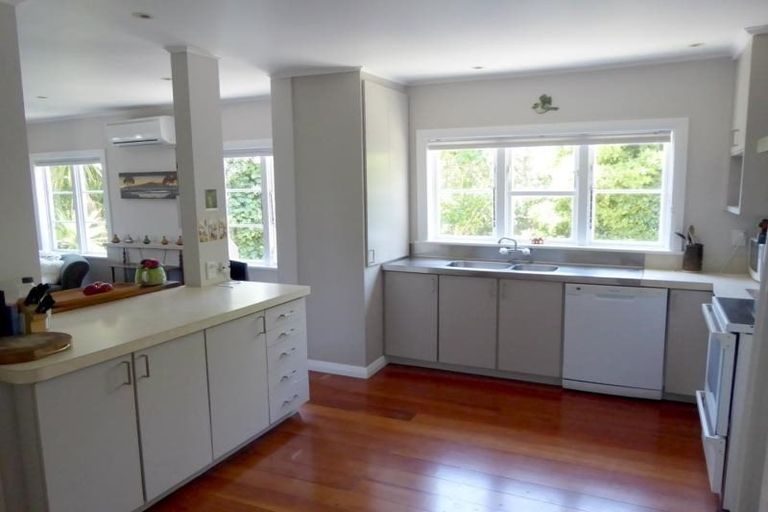 Photo of property in 44 Cheshire Street, Wilton, Wellington, 6012