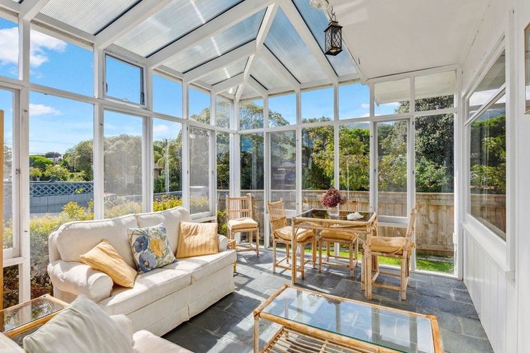 Photo of property in 6 Kaikomako Road, Waikanae, 5036