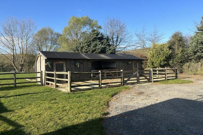 Photo of property in 704 Taihape Road, Pukehamoamoa, Hastings, 4179