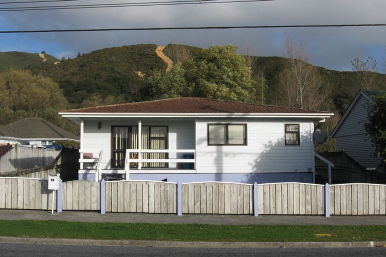 Photo of property in 94 Strand Crescent, Naenae, Lower Hutt, 5011