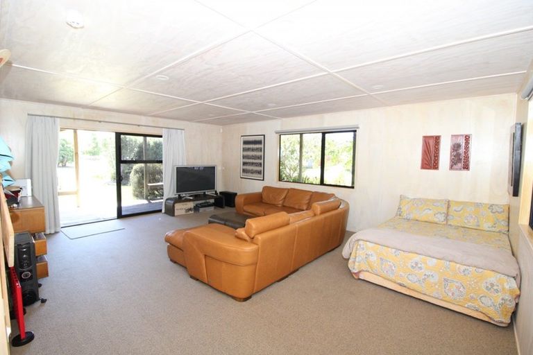 Photo of property in 112 Winslow Place, Matarangi, Whitianga, 3592