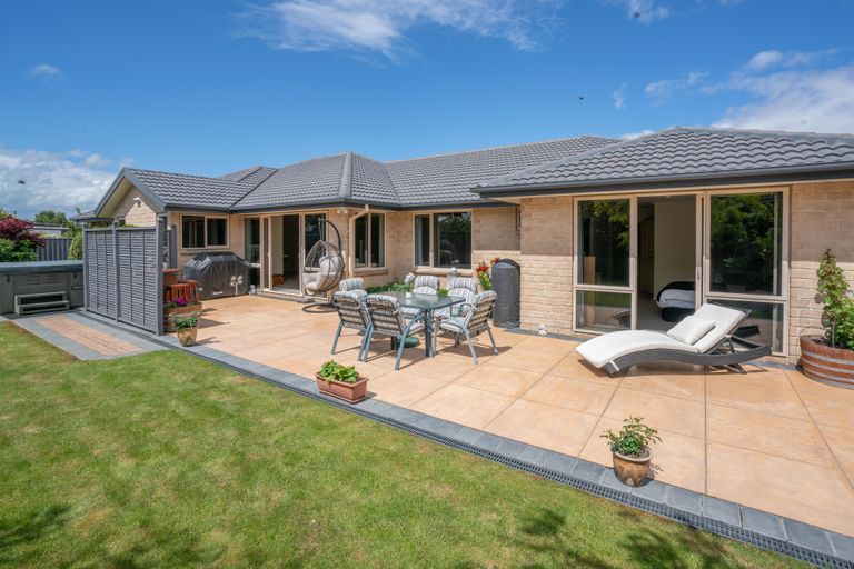 Photo of property in 54 Westpark Drive, Burnside, Christchurch, 8053