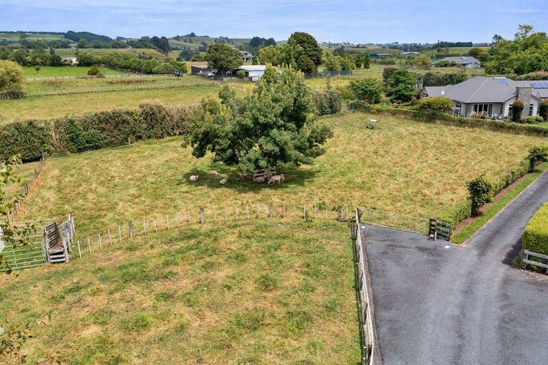 Photo of property in 25 Takiroa Street, Urenui, 4375