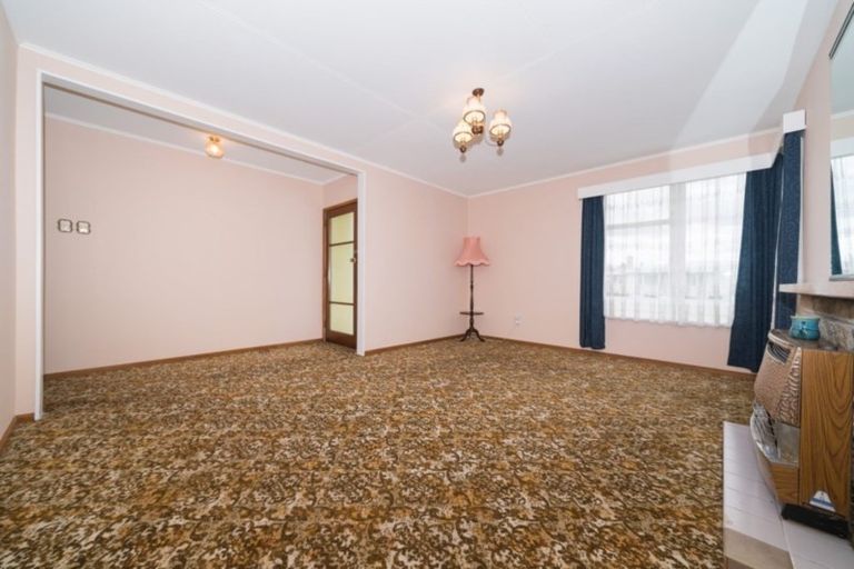 Photo of property in 18 Ellesmere Crescent, Highbury, Palmerston North, 4412