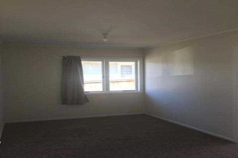 Photo of property in 121 Flanshaw Road, Te Atatu South, Auckland, 0610