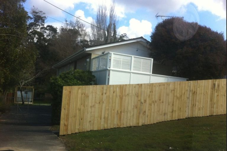 Photo of property in 73 Pine Avenue, Henderson, Auckland, 0612