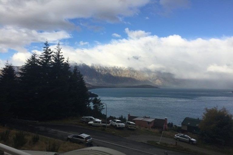 Photo of property in 52 Greenstone Place, Fernhill, Queenstown, 9300