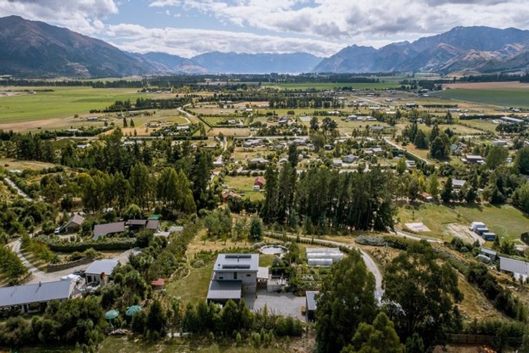 Photo of property in 15 Fort Place, Hawea Flat, Wanaka, 9382