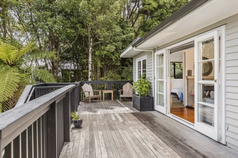 Photo of property in 102 Park Hill Road, Birkenhead, Auckland, 0626