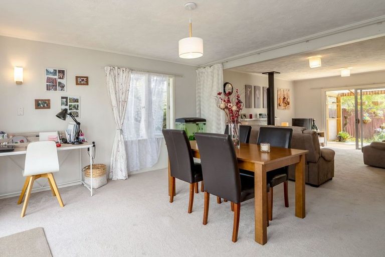 Photo of property in 27 Wavell Crescent, Lansdowne, Masterton, 5810