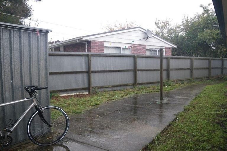 Photo of property in 5a Tonga Place, Riccarton, Christchurch, 8041