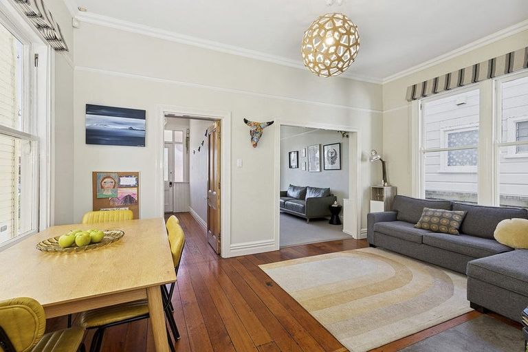 Photo of property in 8 Stanley Street, Berhampore, Wellington, 6023