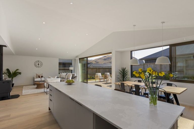 Photo of property in 22 Corriedale Road, Jacks Point, 9371