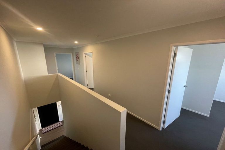 Photo of property in 27 Discovery Place, Marfell, New Plymouth, 4310
