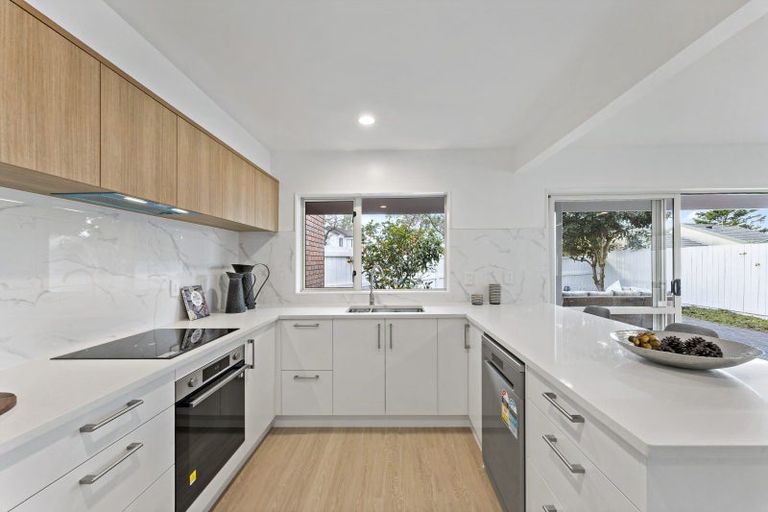 Photo of property in 5/23 Charlenne Close, Ranui, Auckland, 0612