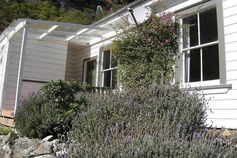 Photo of property in 165 Shakespeare Road, Bluff Hill, Napier, 4110