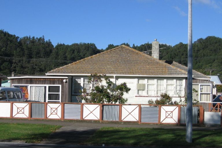 Photo of property in 1270 High Street, Taita, Lower Hutt, 5011