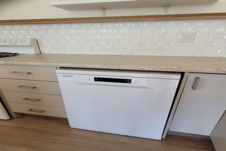 Photo of property in 34 Sievers Grove, Cannons Creek, Porirua, 5024