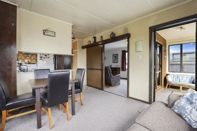 Photo of property in 98 Mcmurdo Street, Tinwald, Ashburton, 7700
