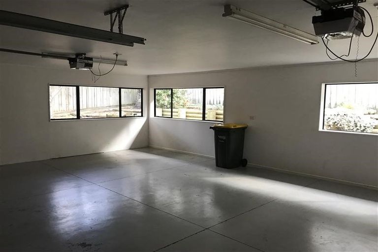 Photo of property in 18 Savoy Road, Orewa, 0931