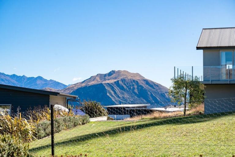 Photo of property in 9 Trevathan Lane, Wanaka, 9305