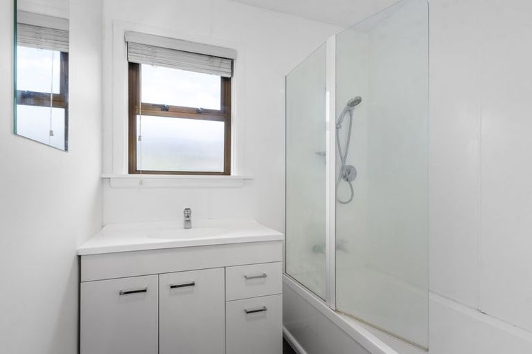 Photo of property in 1/365 Avonhead Road, Avonhead, Christchurch, 8042