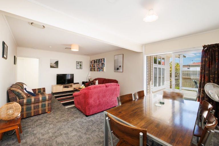 Photo of property in 12 Ngaio Street, West End, Palmerston North, 4412