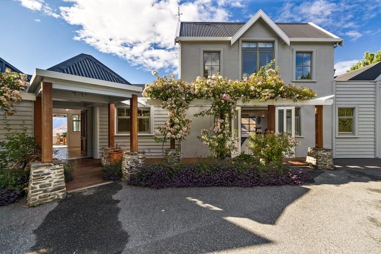 Photo of property in 15 Summit Lane, Ben Lomond, Queenstown, 9371
