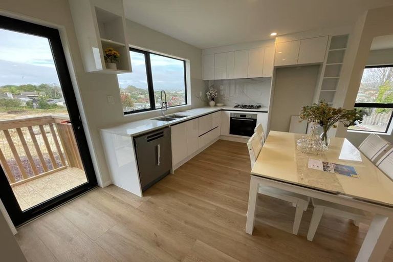 Photo of property in 6/20 William Souter Street, Forrest Hill, Auckland, 0620